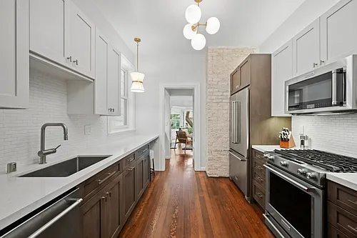 Fire? Flood? Remodeling? Luxury Furnished Large Flat at Pacific Heights — Photo 3
