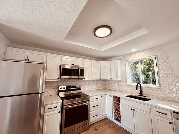 3rd image of 5428-5430 S Prospect St