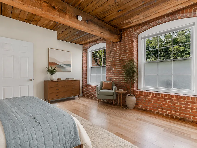 14 Sanford St #7 — Photo 22