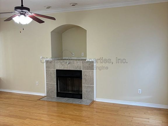 3rd image of 1406 E Scott St