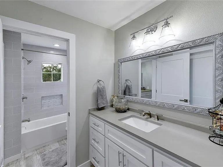 713 Nomad Dr — Photo 16
