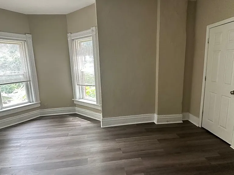 814 Elmwood Ave — Photo 13