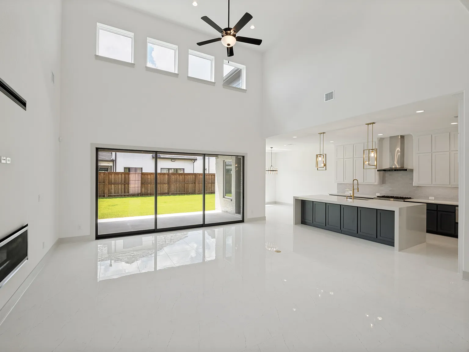 6 bed, 4989 sqft, $5,750 — Photo 3