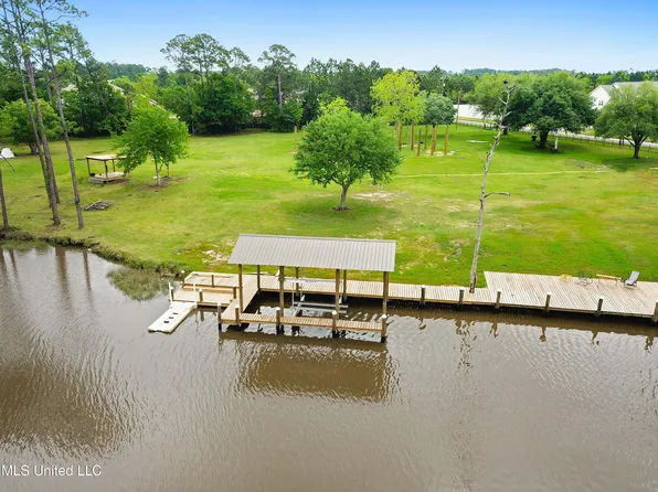 15704 Dismuke Ave, Biloxi, MS 39532