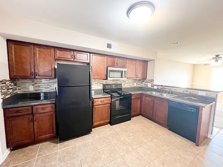 2284 McCormick Ln #A — Photo 5