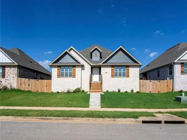 4300 SW Adams Rd, Bentonville, AR 72713