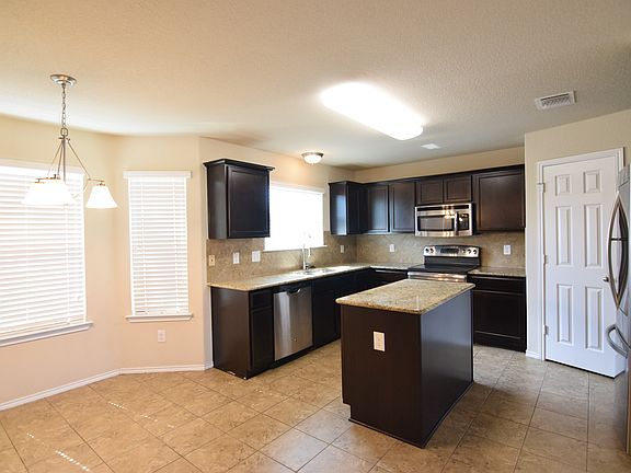 4th image of 6600 Cool Creek Dr