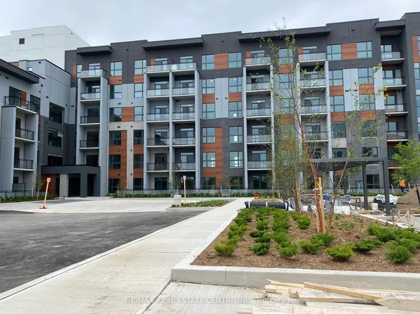 95 Dundas St W #228, Oakville, ON L6M 4L9