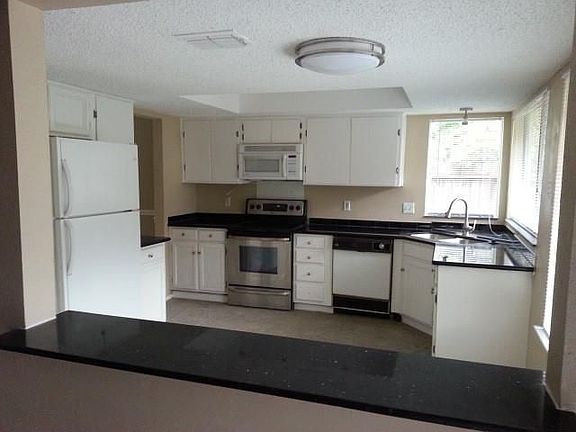 5th image of 12807 Villawood Ln