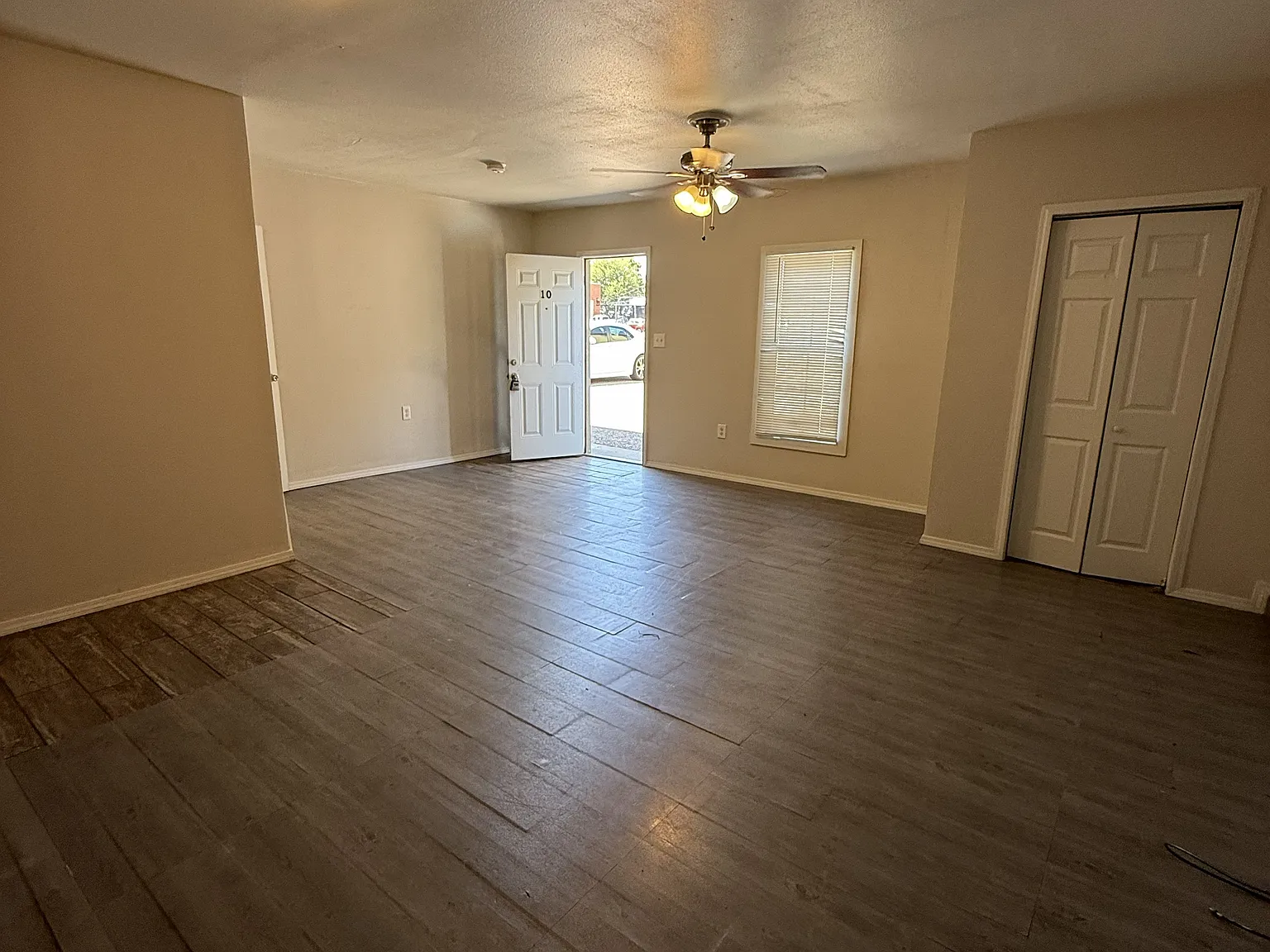 Studio, 650 sqft, $650 — Photo 3