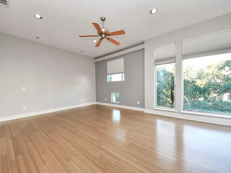 1610 Calumet St — Photo 11