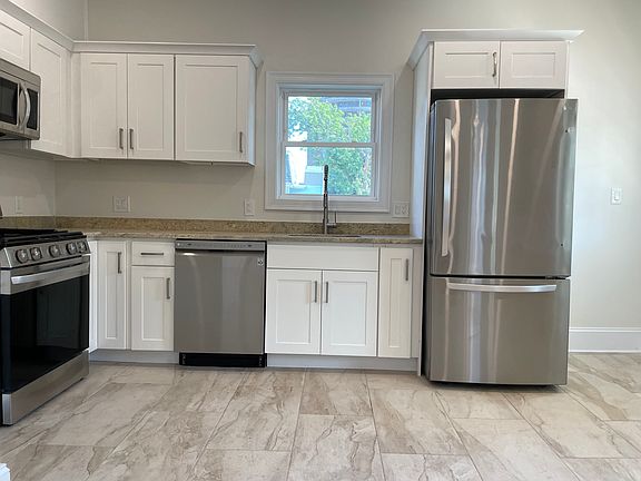 4th image of 14 Weld Ave #1