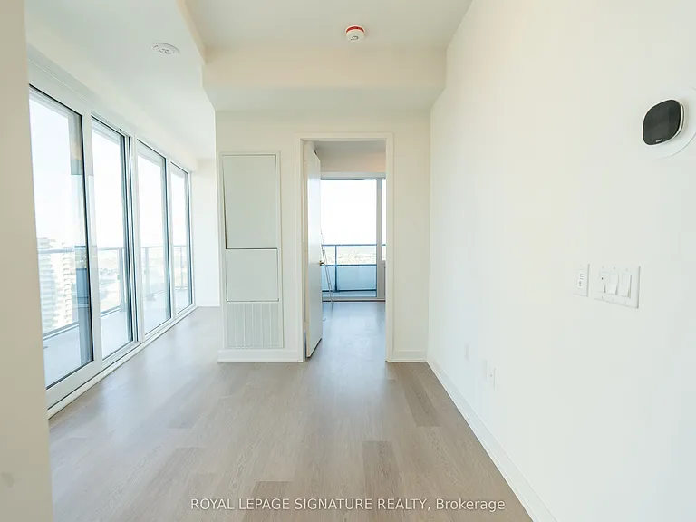 448 Burnhamthorpe Rd W #1807 — Photo 8