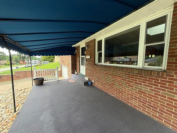 3rd image of 415 Colonial Dr