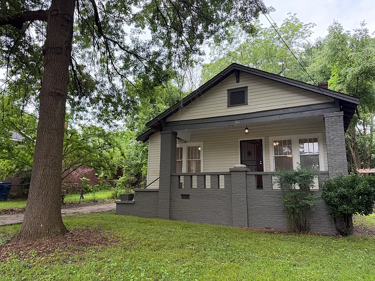 861 Oakhill Ave SW — Photo 1
