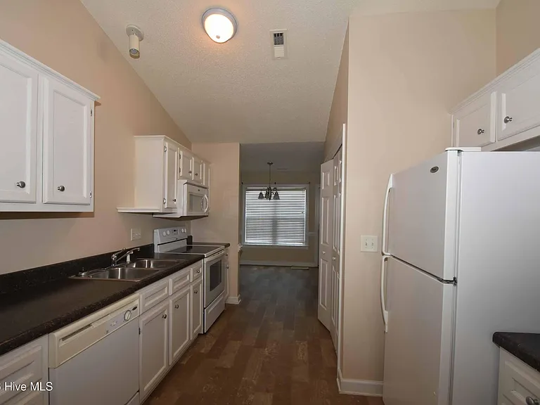 1205 Price Dr #B — Photo 5
