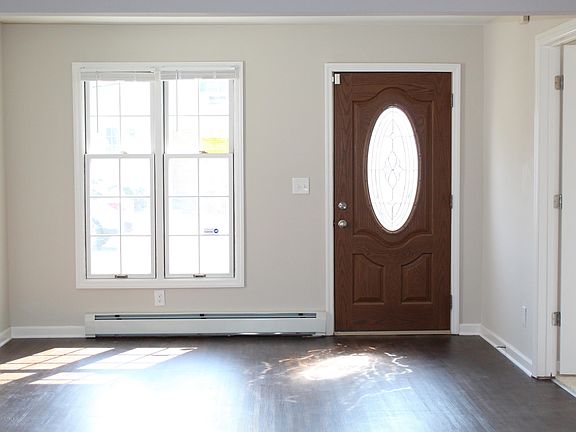2nd image of 8 Anchorage Dr