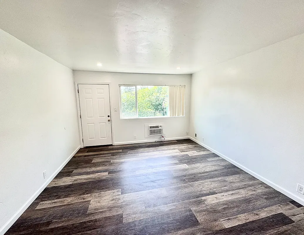 1 bed, 1.0 bath, 675 sqft, $1,700 — Photo 4