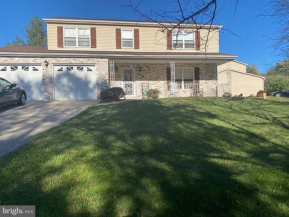 3rd image of 818 Falcon Dr