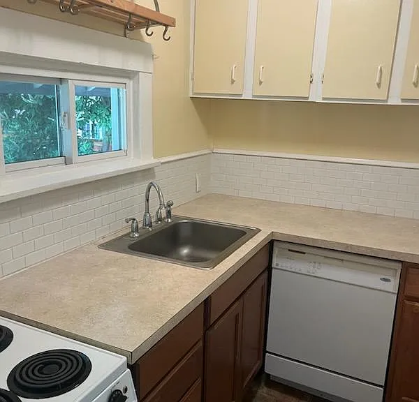 629 12th Ave E #A — Photo 5