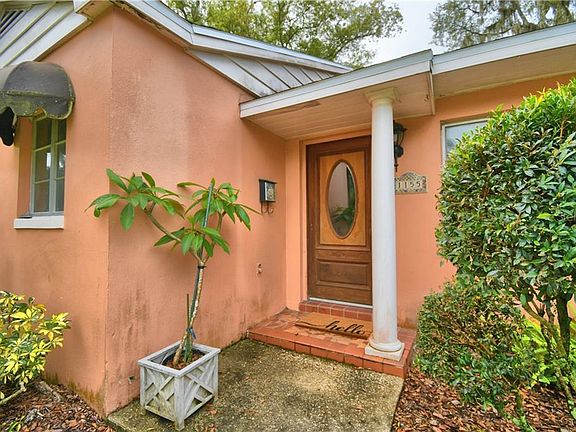 3rd image of 1155 E Georgia St