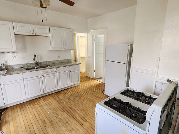 5th image of 2609 5th Ave #1
