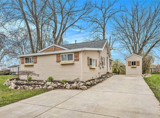 4241 Willow Dr NE, Grand Rapids, MI 49525