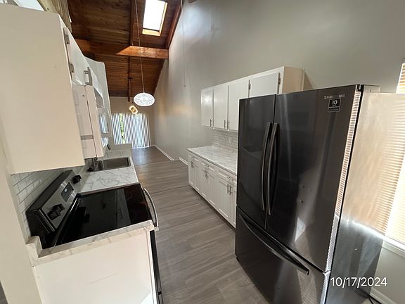 4th image of 8011 SW 21st Ct