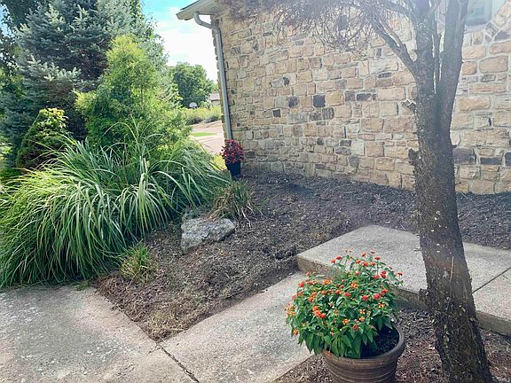 5th image of 1701 E Thornton Dr