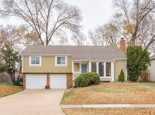 11208 W 77th St, Shawnee, KS 66214