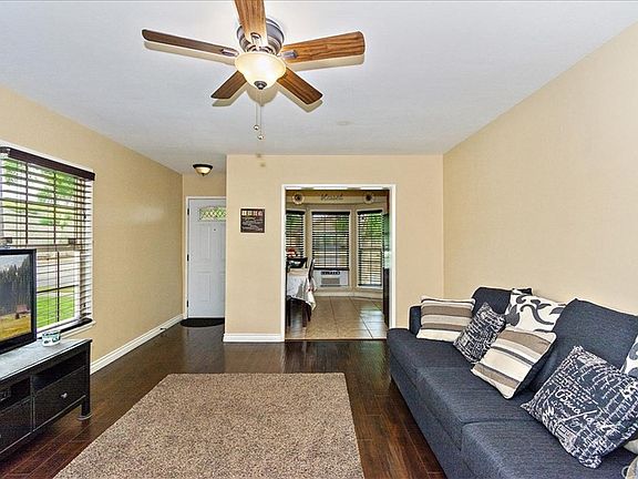 5th image of 1097 E 29th St