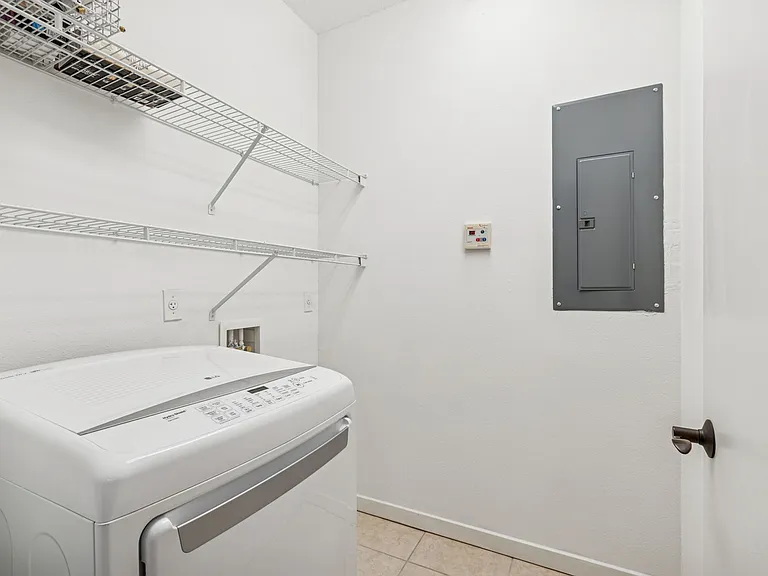 1685 Laurel St #3 — Photo 22