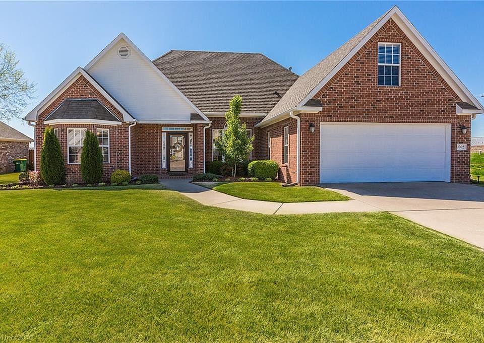 1st image of 1002 Tarah Knolls Cir