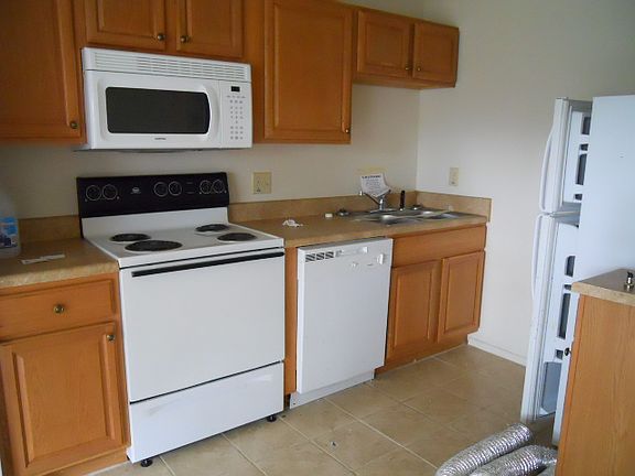 3rd image of 1607 Darren Cir