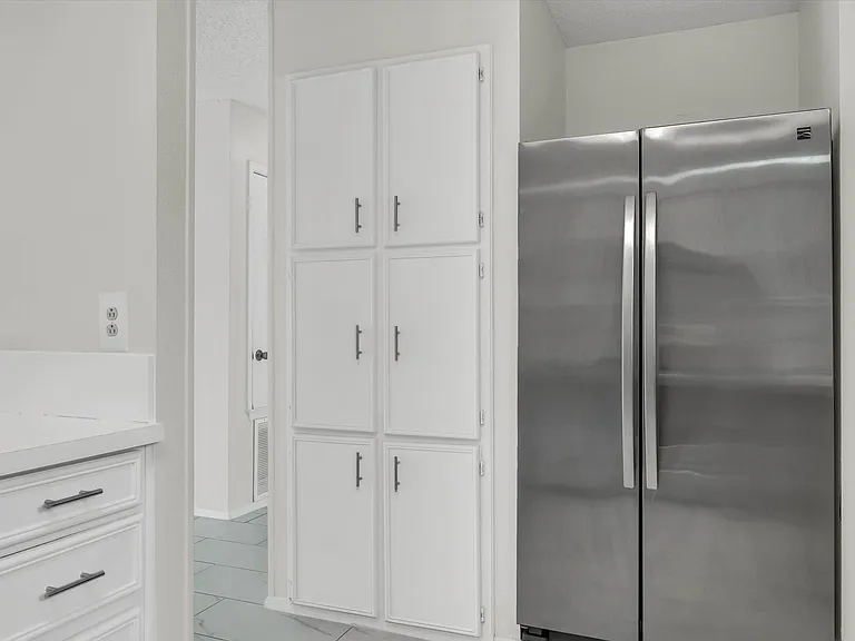 332 W Corporate Dr — Photo 6
