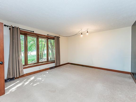 5th image of 7588 Rice Rd