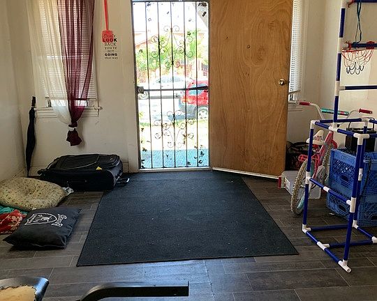 5th image of 1268 E 87th Pl