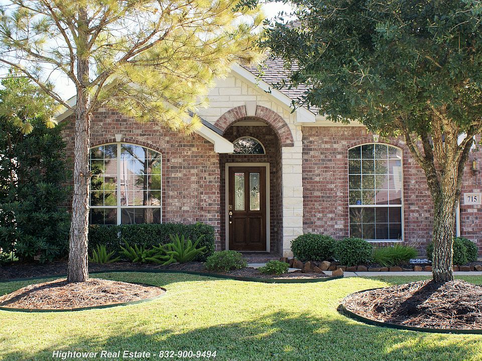 1st image of 715 River Delta Ln