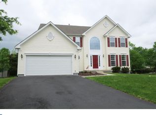 1043 Runaway Dr, Pennsburg, PA 18073