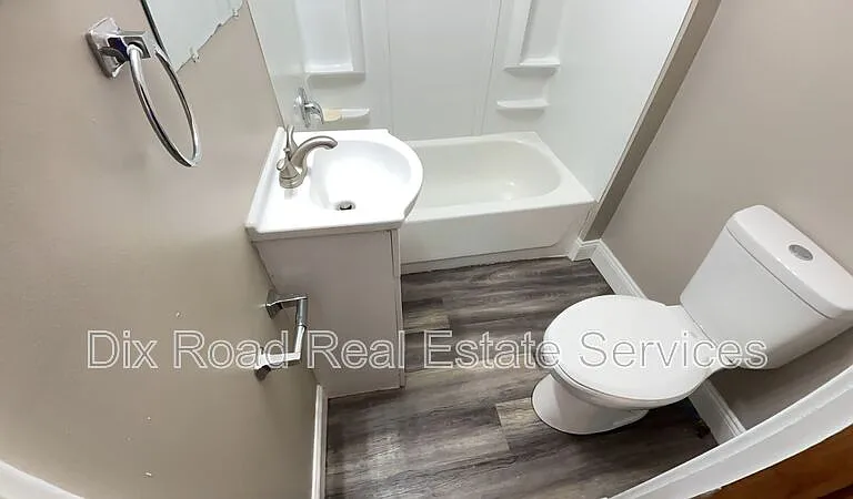 337-339 Knecht Dr #KNECHT 337 — Photo 9
