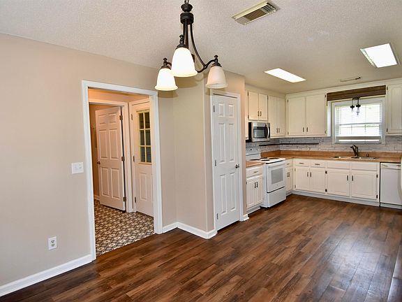 4th image of 18481 Whispering Meadows Blvd