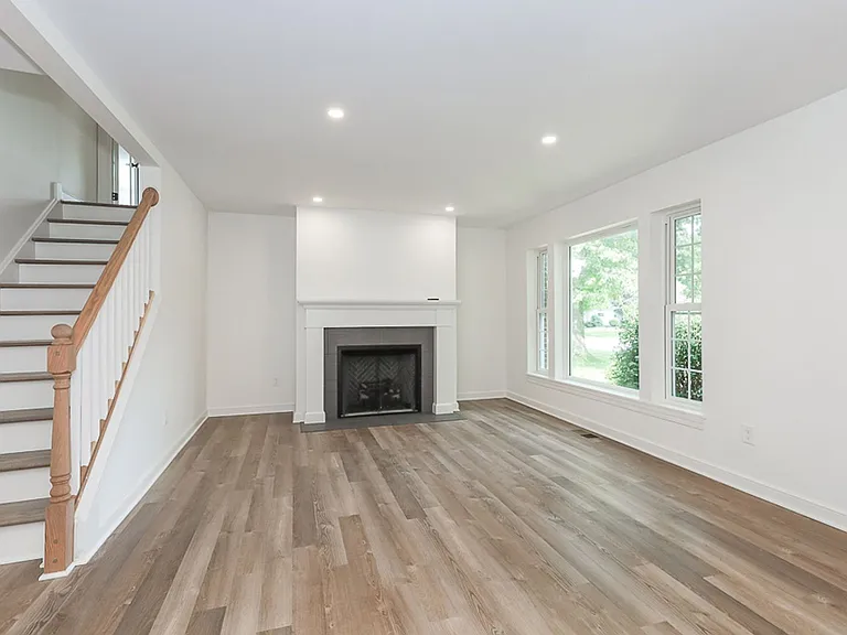 27011 Normandy Rd — Photo 3