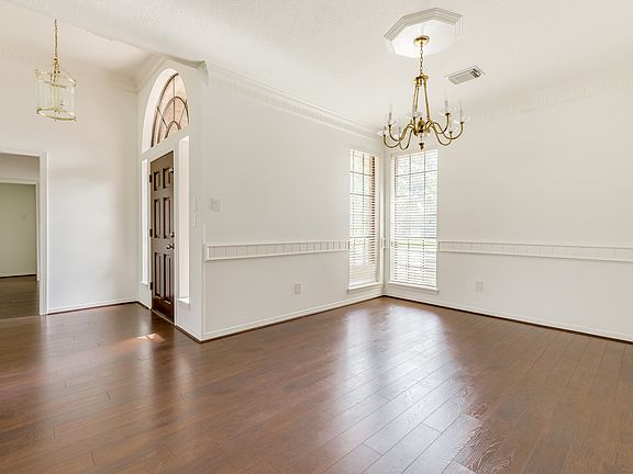 3rd image of 8527 Atascocita Lake Way