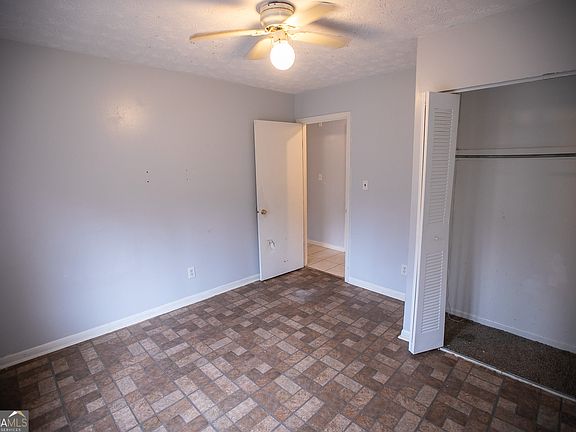 4th image of 4903 Martins Crossing Rd