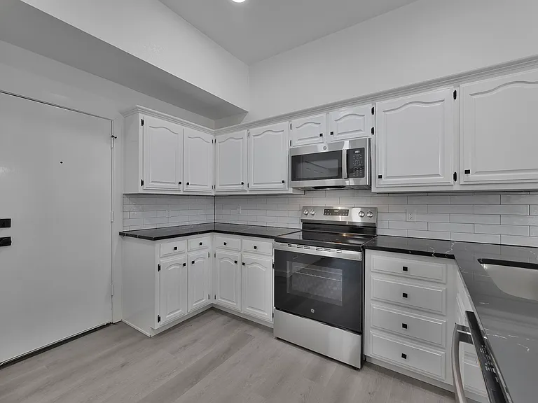 9012 Cumberland Dr — Photo 13