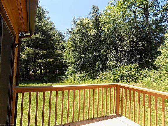 3rd image of 2105 Linden Ct