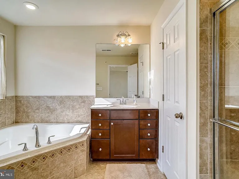 6163 Margarita Way — Photo 9