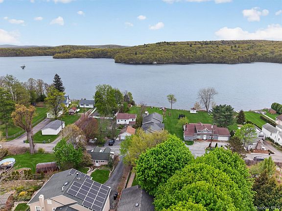 2nd image of 21 Lakeview Drive