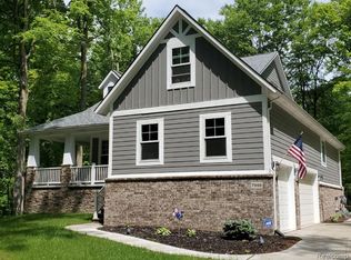 0 Vl N, Howell, MI 48855