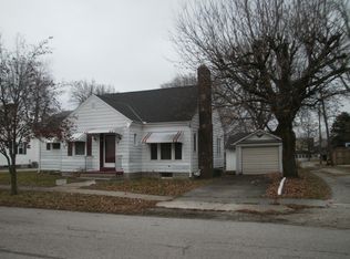 29 3rd St SE, Linton, IN 47441